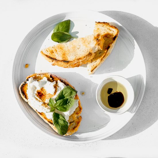 Spicy Goat Cheese & Grilled Bread