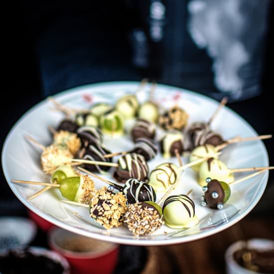 Easy Chocolate Covered Grapes