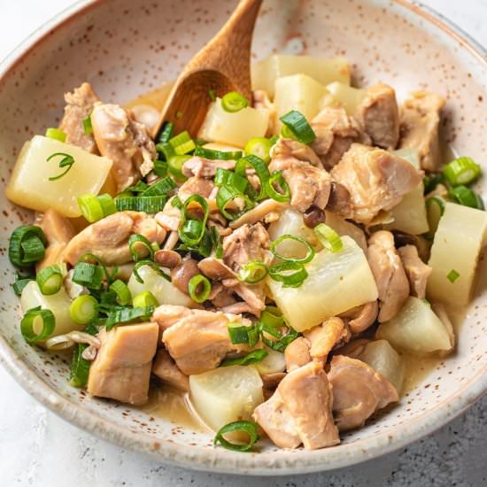 Braised Chicken with Daikon Radish