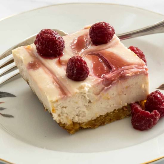 low carb raspberry cheesecake bars