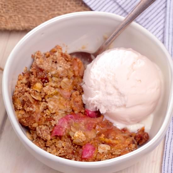 Vegan Rhubarb Crumble
