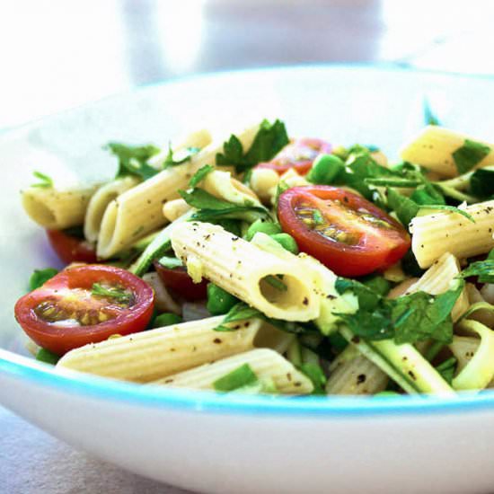 Parsley, Pea & Tomato Pasta (vegan)