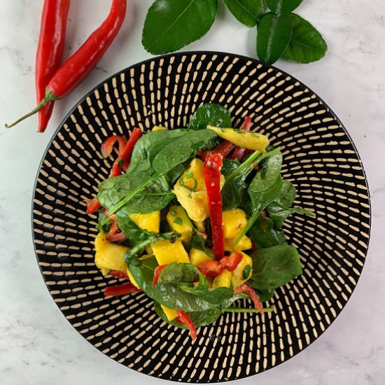 THAI MANGO SALAD – FRESH & VIBRANT