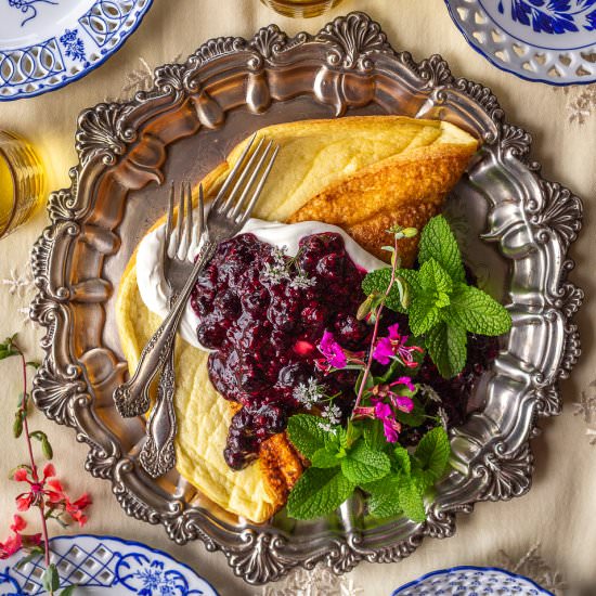 Sweet Omelet with Berries & Cream