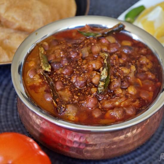 Black chickpeas curry