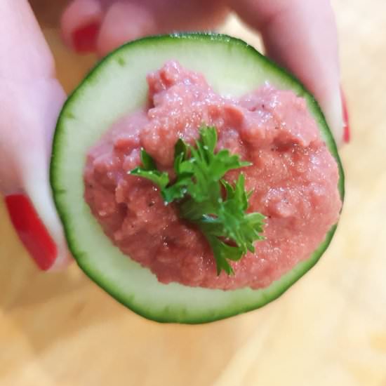 Tangy Beetroot Hummus Recipe
