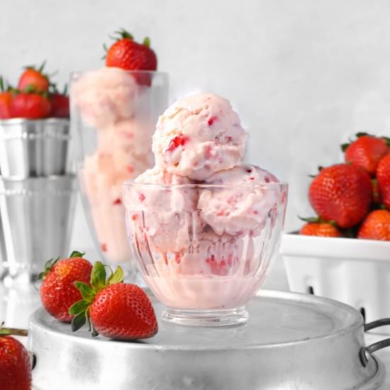 Homemade Strawberry Ice Cream