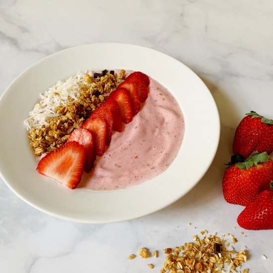 Strawberry Smoothie Bowl