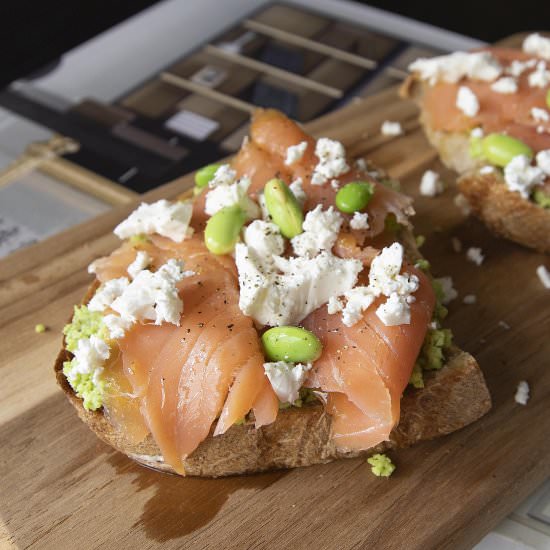 Edamame and Smoked Salmon Toast