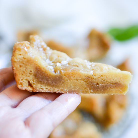 Brown butter swirl blondies