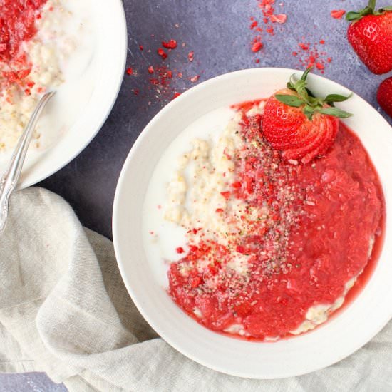 Breakfast bowl with quick compote