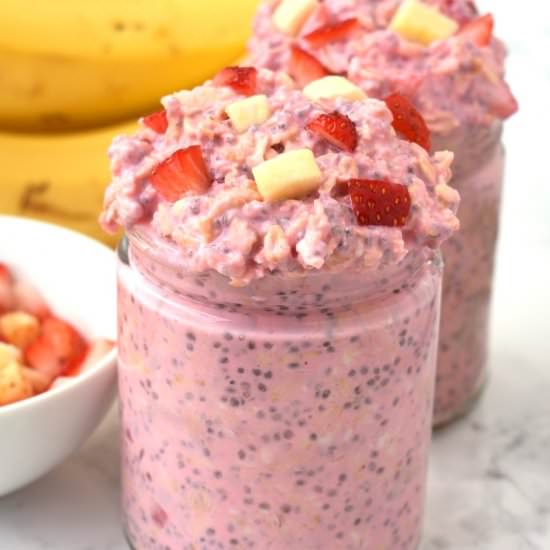 Strawberry Banana Overnight Oats