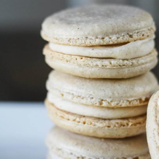 Cinnamon Roll Macarons