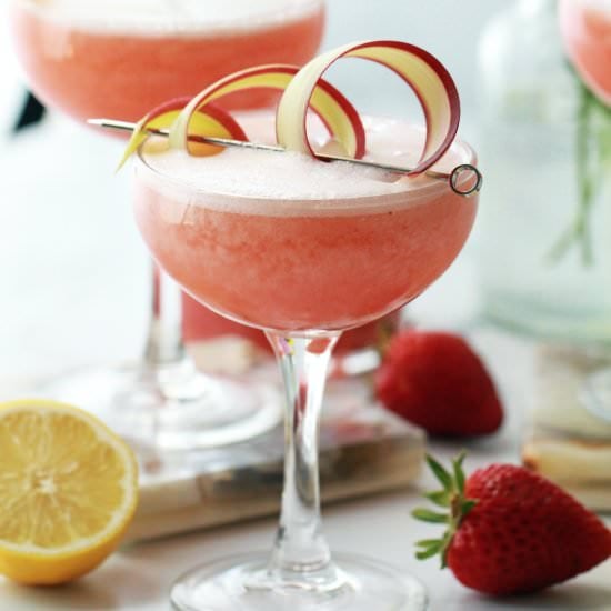 Strawberry Rhubarb Gin Fizz