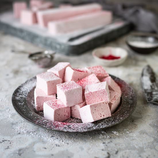 Strawberry marshmallows