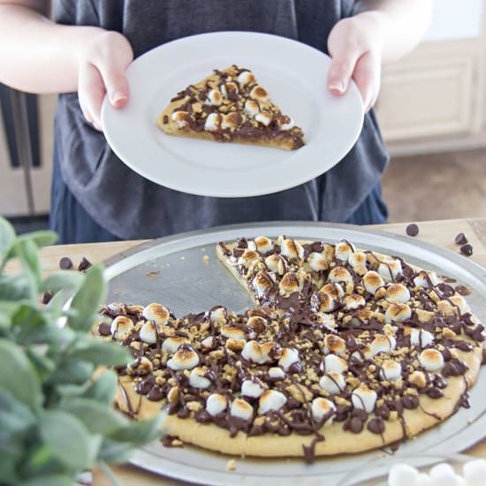 S’mores Sugar Cookie Pizza