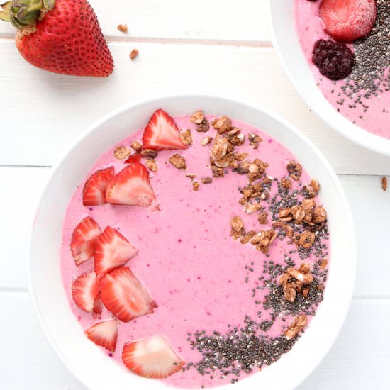 Strawberry Kefir Smoothie Bowl