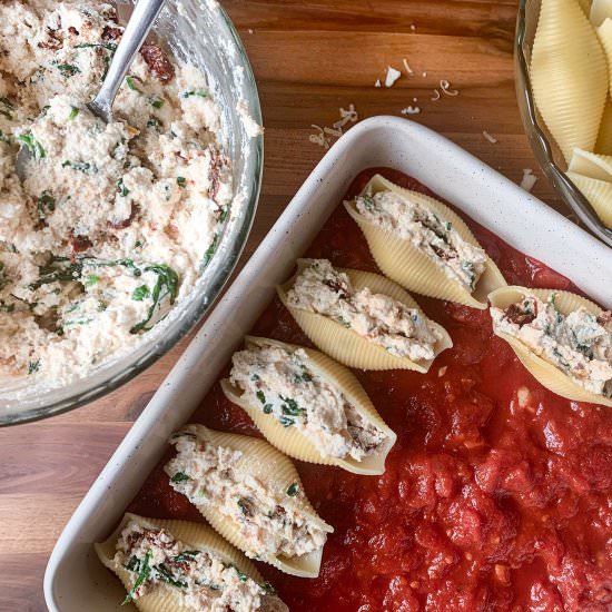 Stuffed Shells w/ Sundried tomatoes