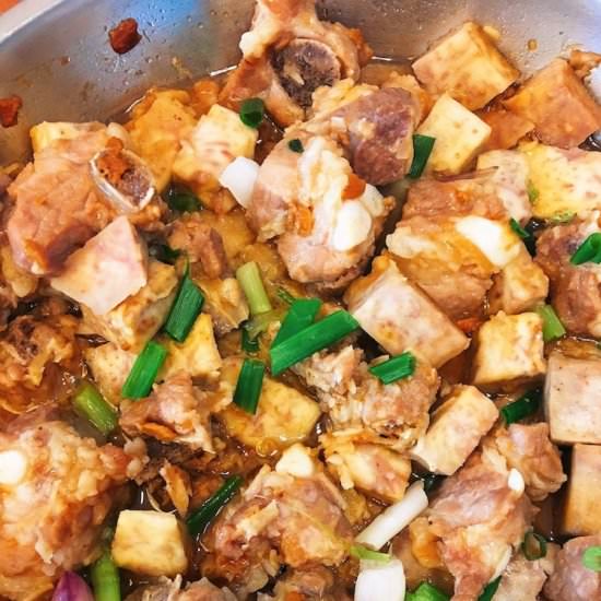 Steamed Pork Ribs With Taro Root