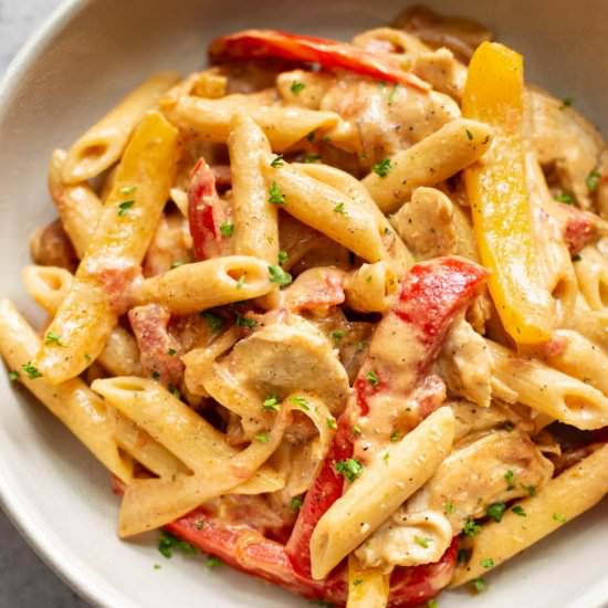 creamy chicken fajita pasta