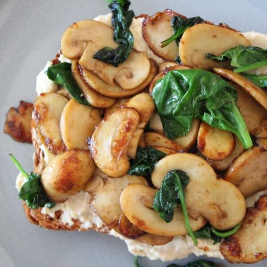 Mushrooms with Hummus on Toast