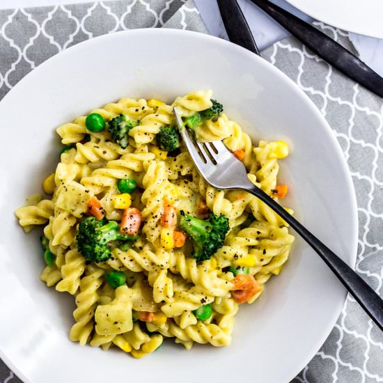 No Dairy White Sauce Veggie Pasta