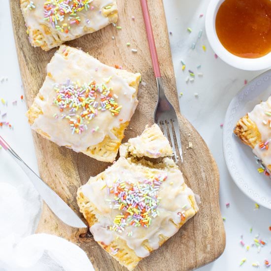 EASY VEGAN APRICOT POP TARTS