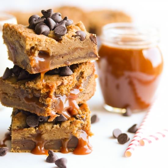 Salted Caramel Chocolate Chip Bars