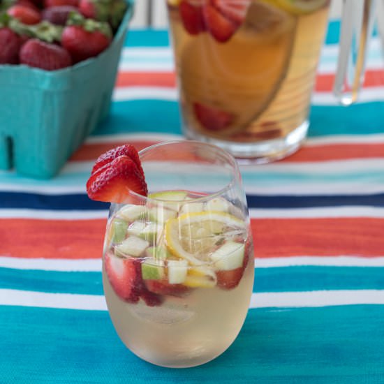 Strawberry White Wine Sangria