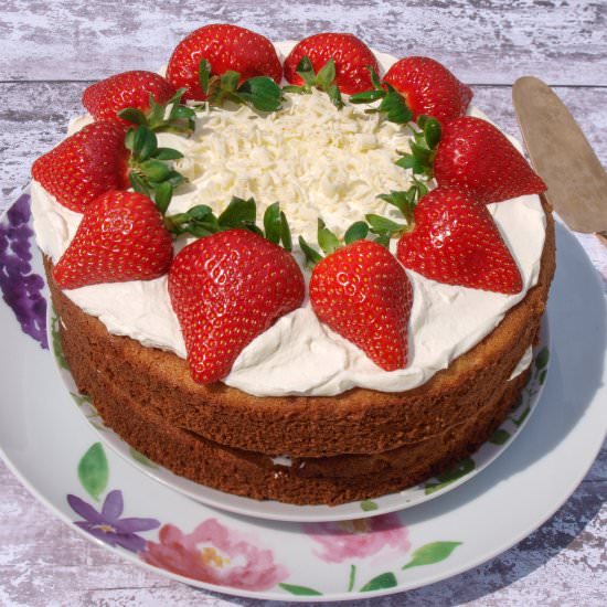 White Chocolate Strawberry Cake