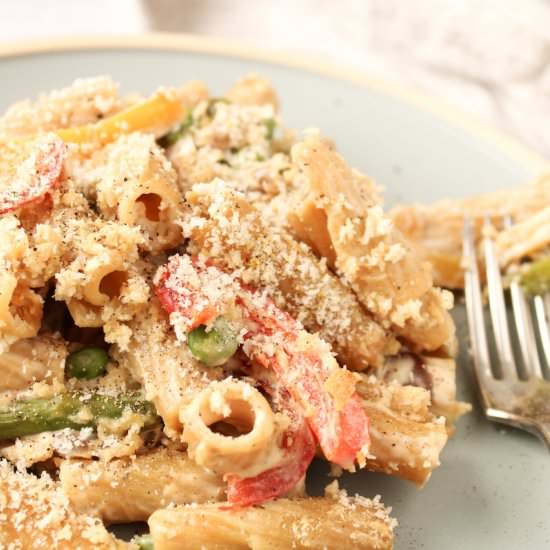 Garlic cream primavera pasta bake