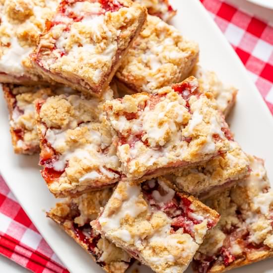 Strawberry Rhubarb Crumble Bars