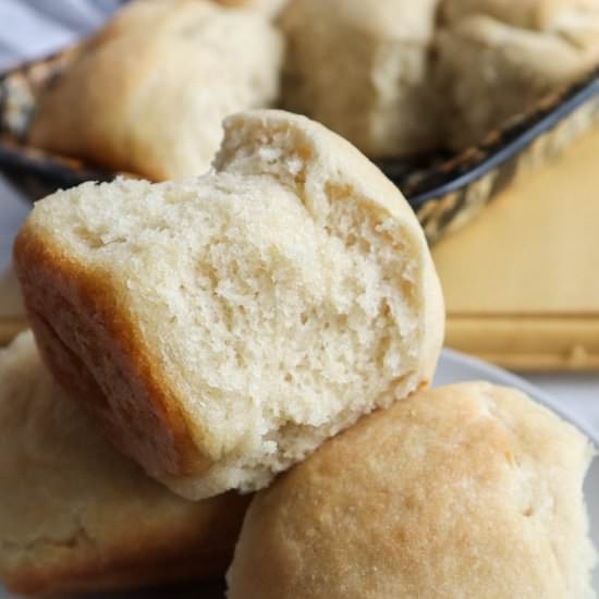 Easy Homemade Dinner Roll