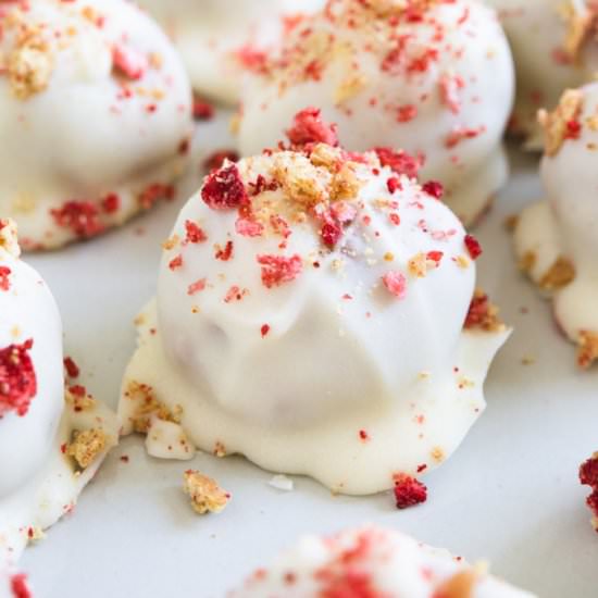 No bake strawberry shortcake bites