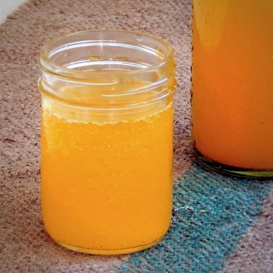 Turmeric soda: healthy & delicious!