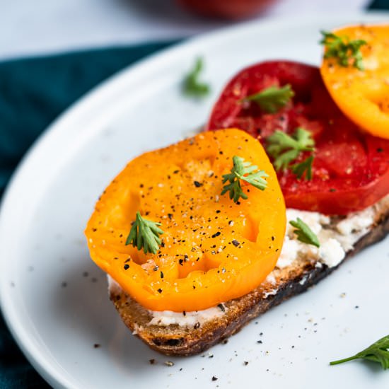Tomato Toast with Boursin Cheese