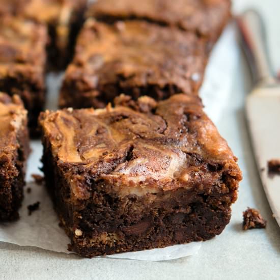 Strawberry cheesecake brownies