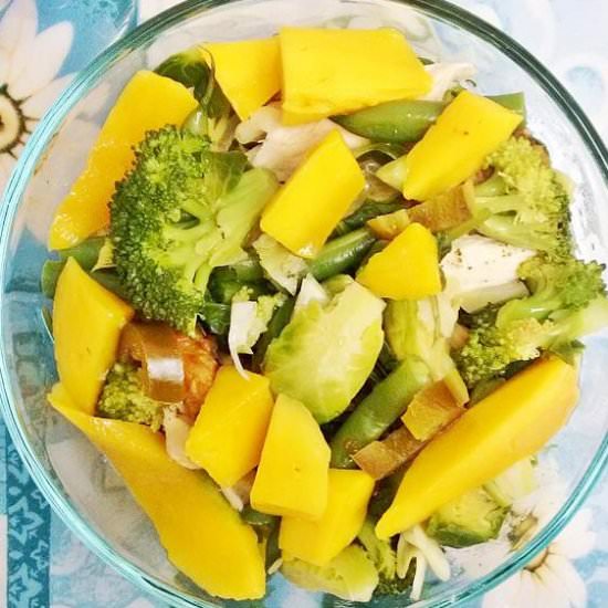 Mango Chicken Vegetables Salad