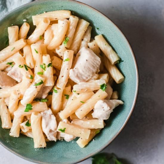 EASY CHICKEN ALFREDO