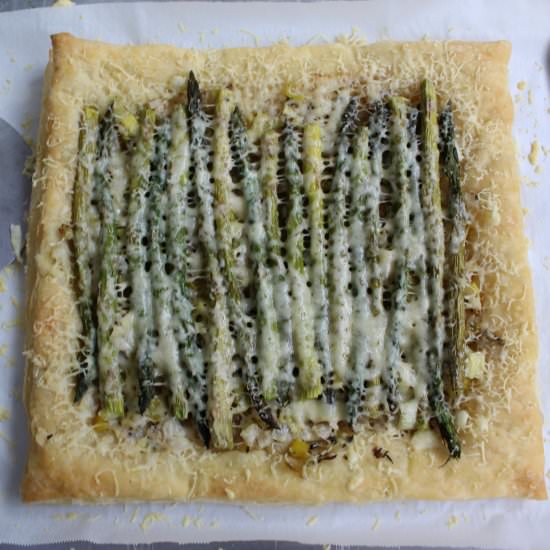 Roasted Asparagus & Leek Tart