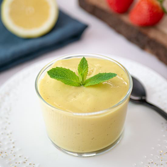 VEGAN LEMON AND VANILLA CUSTARD