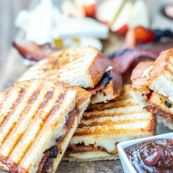 Apple Bacon Brie Grilled Cheese