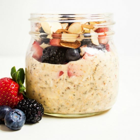 Overnight Oats w/ Almonds & Berries