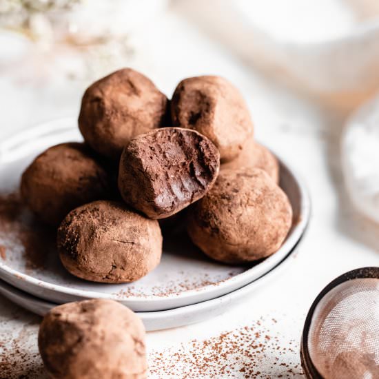 Healthy Vegan Chocolate Truffles