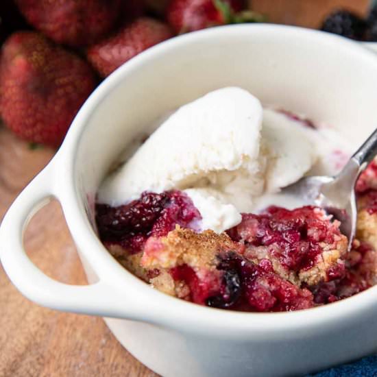 Easy Mixed Berry Cobbler Crisp