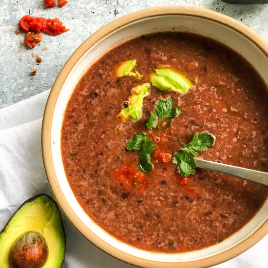 4-ingredient Vegan Black Bean Soup