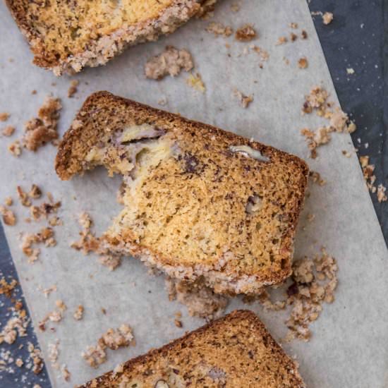 pecan banana bread with streusel