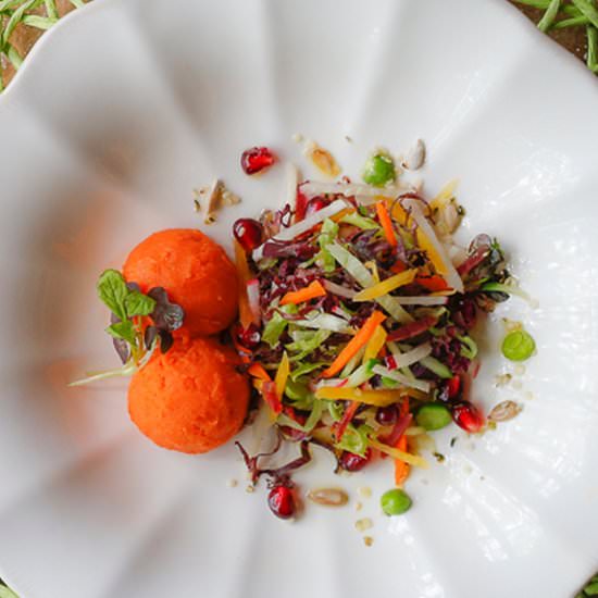 Carrot Sorbet w super crunch salad