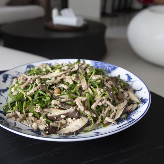 Water lily stir-fry