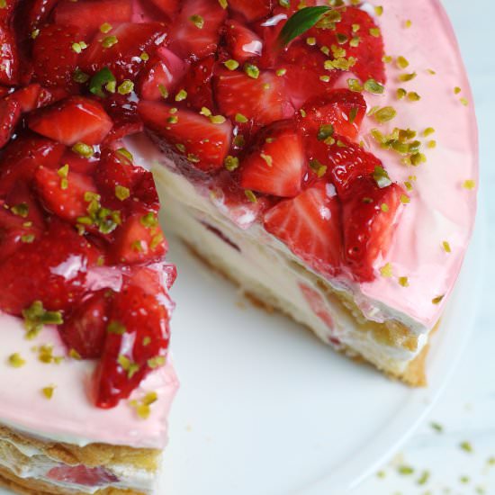 German Strawberry Cream Torte